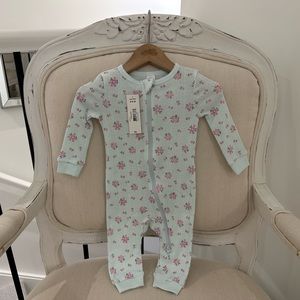 🦢 Baby 3~6 Mth Pretty Floral Pointelle Knit Cotton Onesie NWT